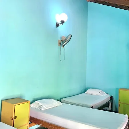 Viavia Leon Hostel Exterior photo