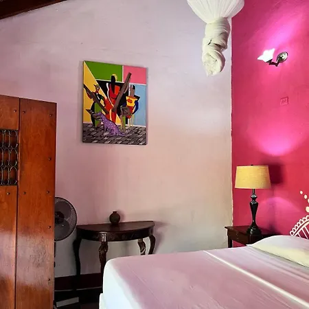 Viavia Leon Hostel Exterior photo