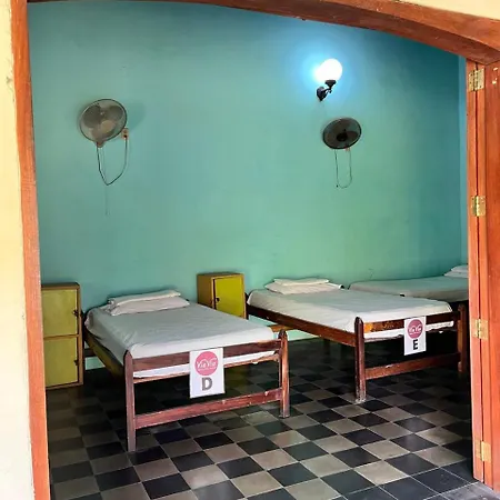 Viavia Leon Hostel Exterior photo