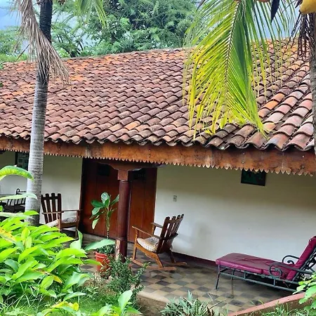 Viavia Leon Hostel Exterior photo