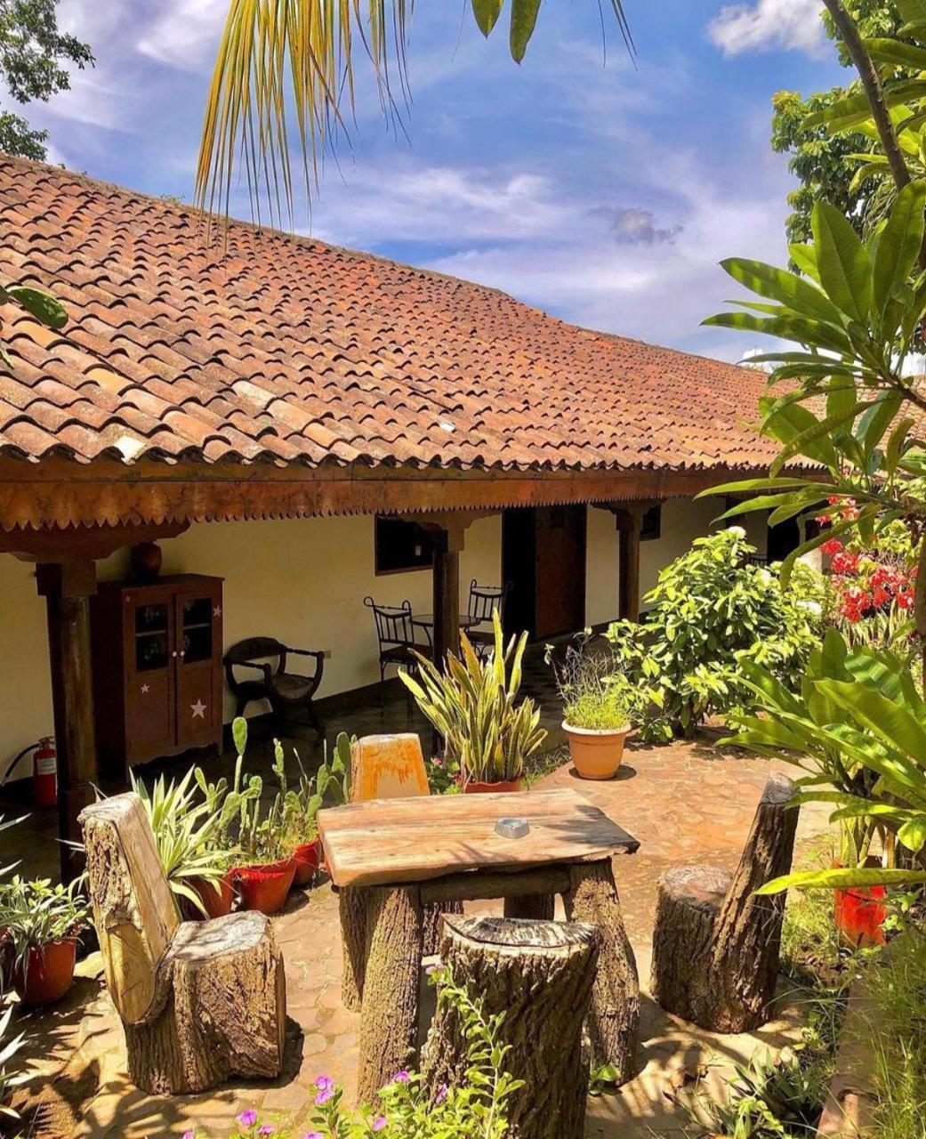 Viavia Hostel Leon