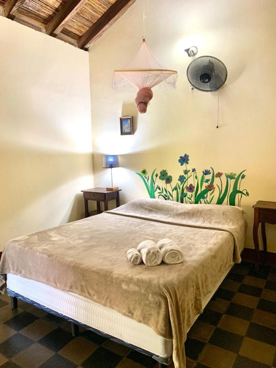 Viavia Hostel *